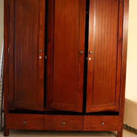 Kugi Apartman شقة Balatonalmádi