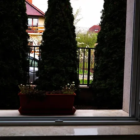 Kugi Apartman شقة